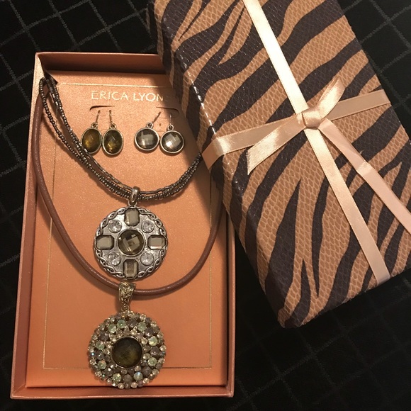 Erica Lyons Jewelry - 🔥Necklace/earring twin set by Erica Lyons